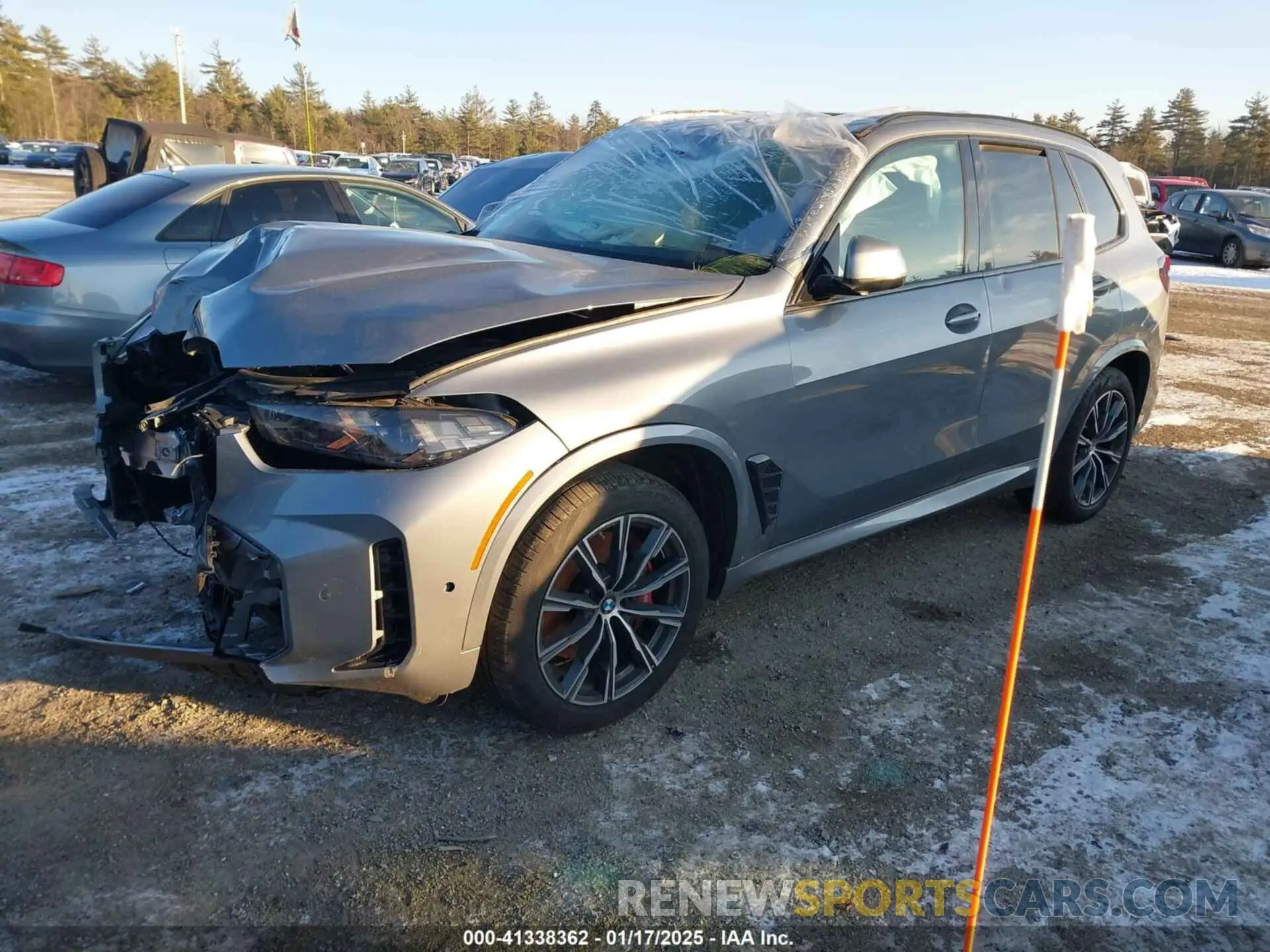 2 fotografías del automóvil dañado 5UX23EU06R9T45953 BMW X5 2024