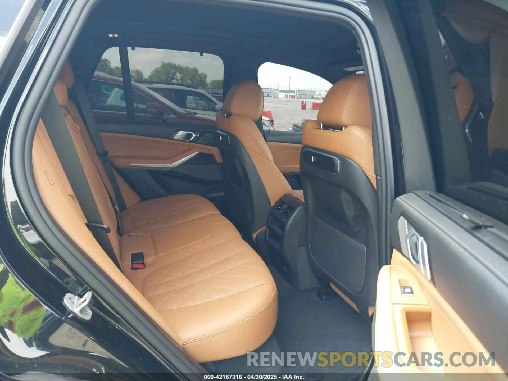 8 fotografías del automóvil dañado 5UX23EU06R9T86258 BMW X5 2024