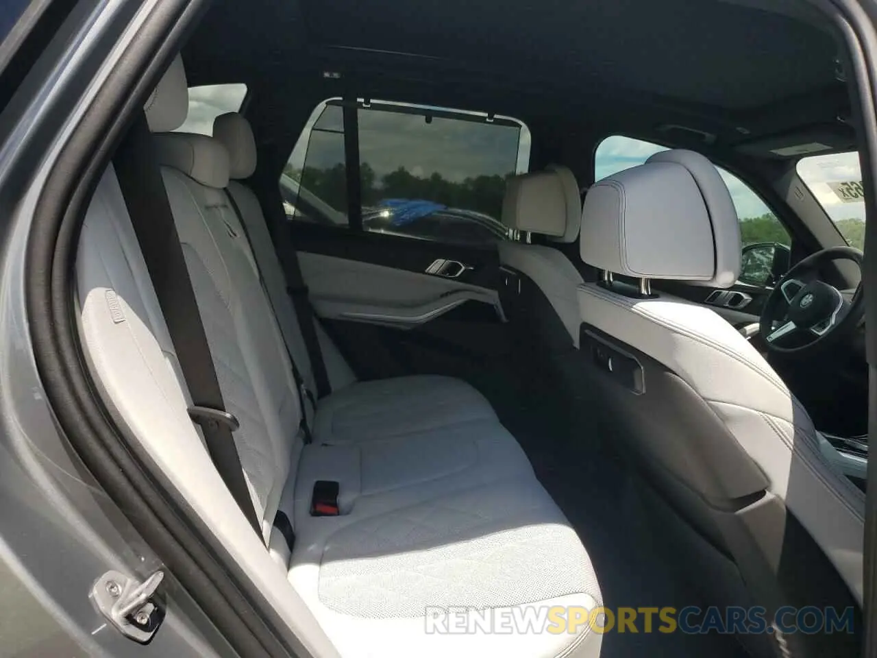11 fotografías del automóvil dañado 5UX23EU06R9V37342 BMW X5 2024