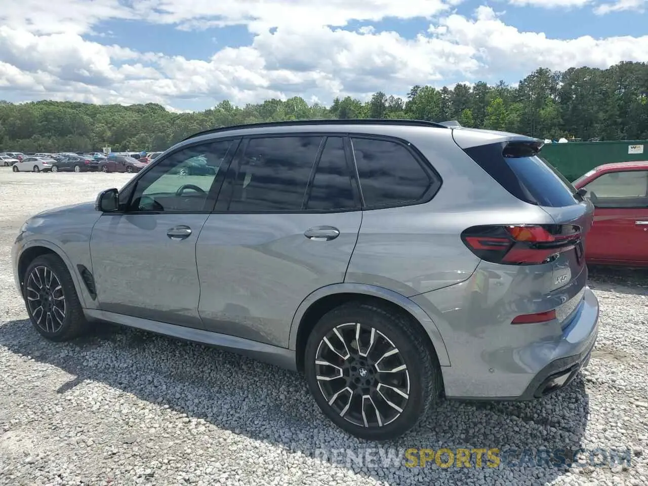 2 fotografías del automóvil dañado 5UX23EU06R9V37342 BMW X5 2024