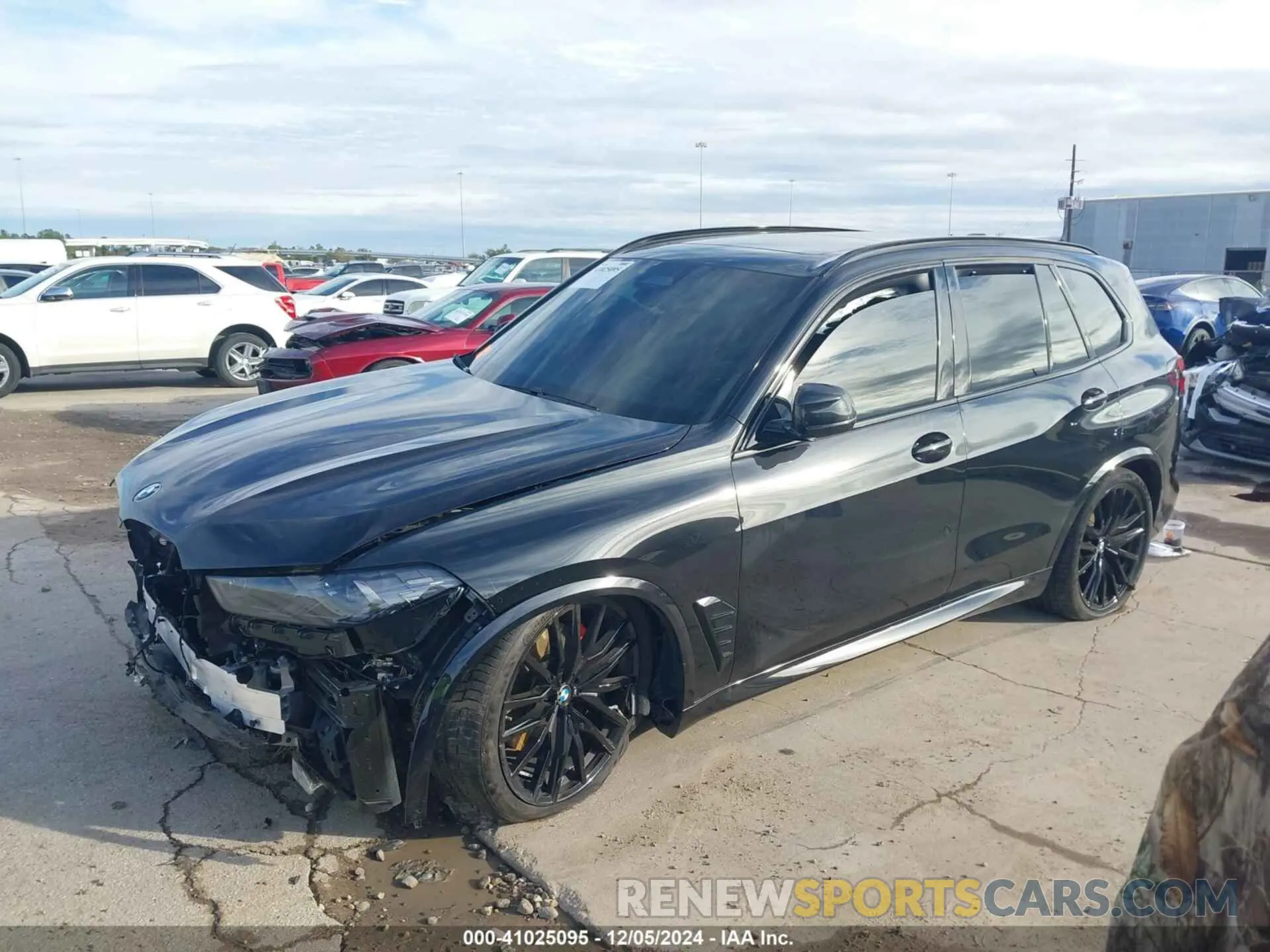 2 fotografías del automóvil dañado 5UX23EU07R9S69613 BMW X5 2024