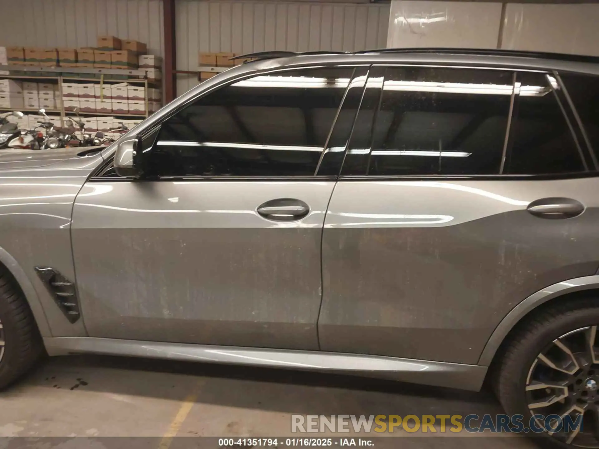 15 fotografías del automóvil dañado 5UX23EU08R9U39588 BMW X5 2024