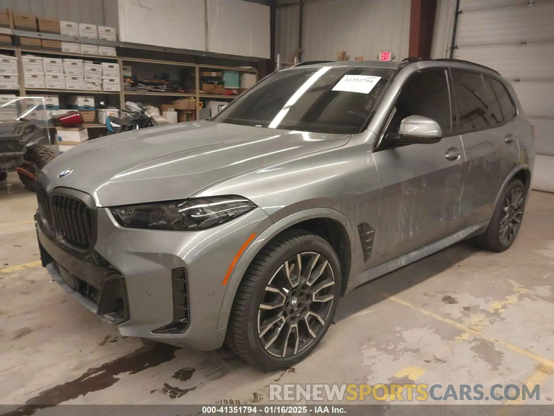 2 fotografías del automóvil dañado 5UX23EU08R9U39588 BMW X5 2024