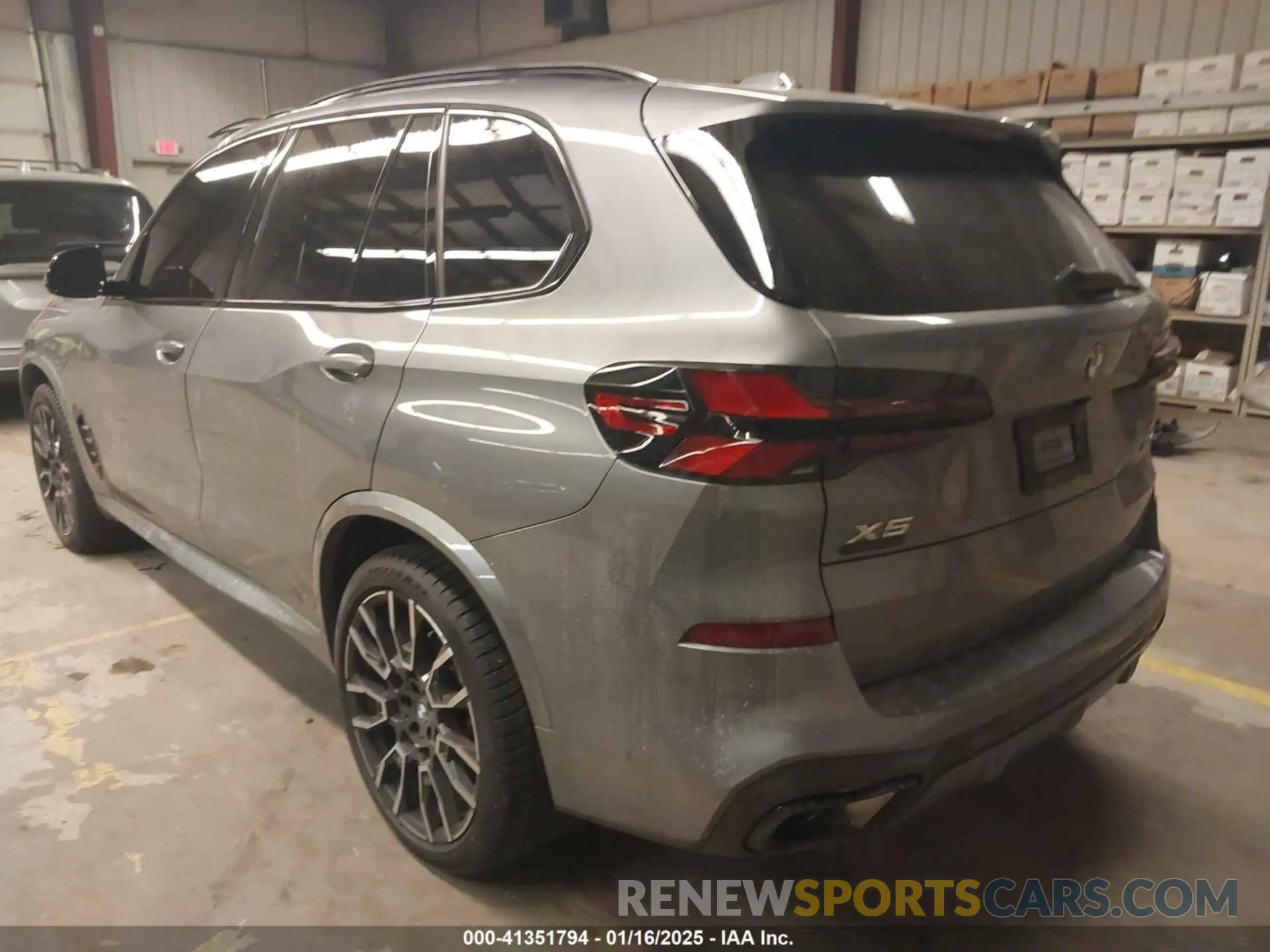 3 fotografías del automóvil dañado 5UX23EU08R9U39588 BMW X5 2024