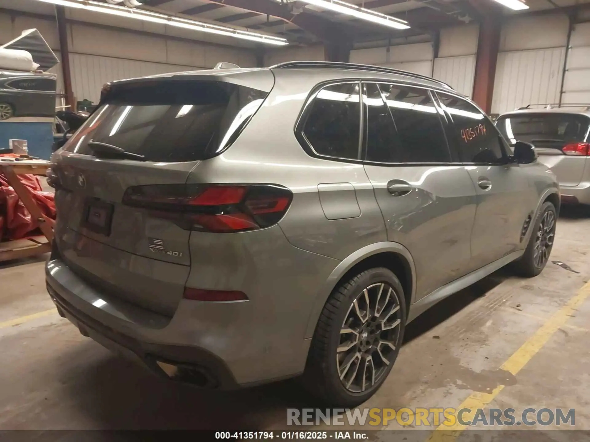 4 fotografías del automóvil dañado 5UX23EU08R9U39588 BMW X5 2024