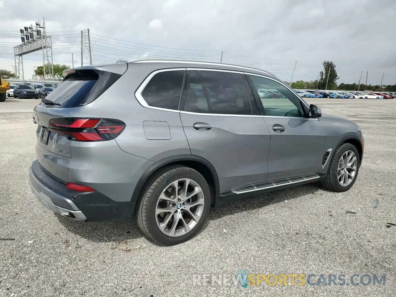3 fotografías del automóvil dañado 5UX23EU09R9T54128 BMW X5 2024