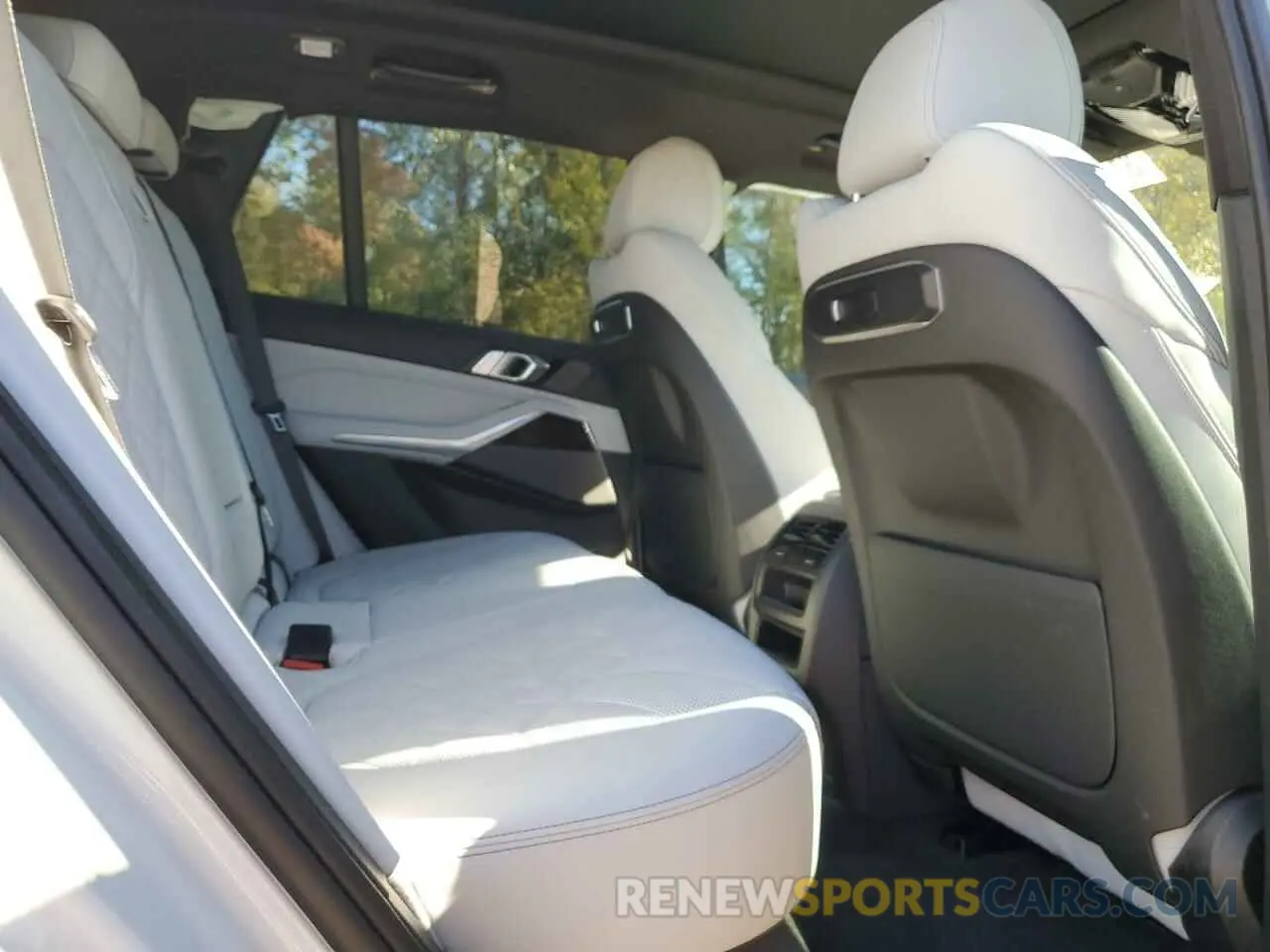 11 fotografías del automóvil dañado 5UX23EU09R9U91991 BMW X5 2024