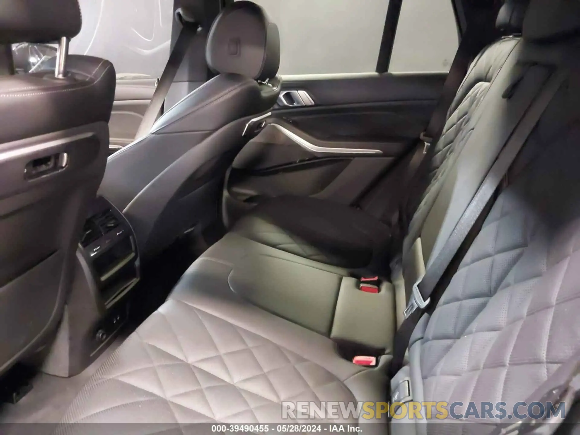 8 fotografías del automóvil dañado 5UX23EU09R9V50456 BMW X5 2024