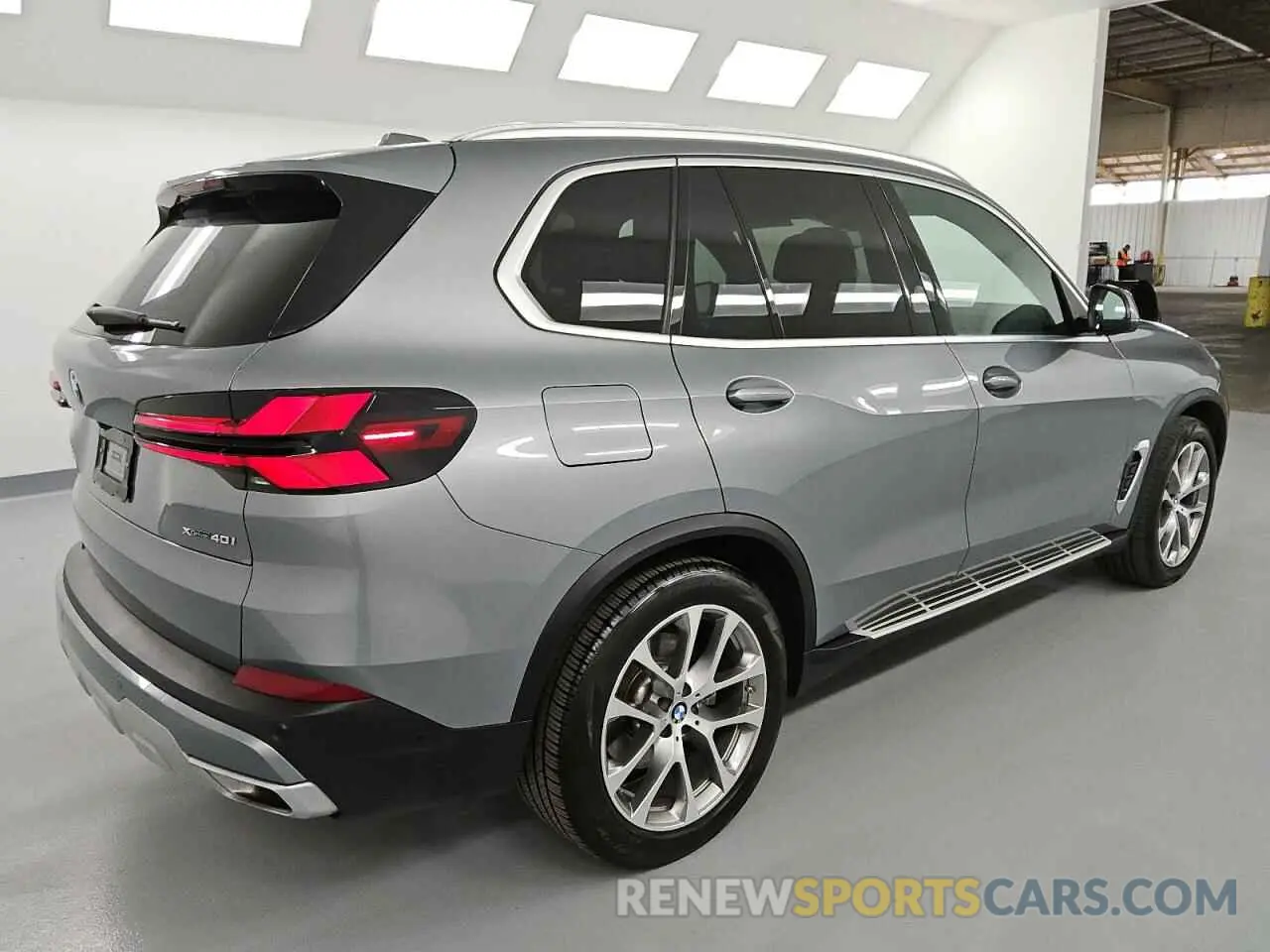 3 fotografías del automóvil dañado 5UX23EU09R9V60887 BMW X5 2024