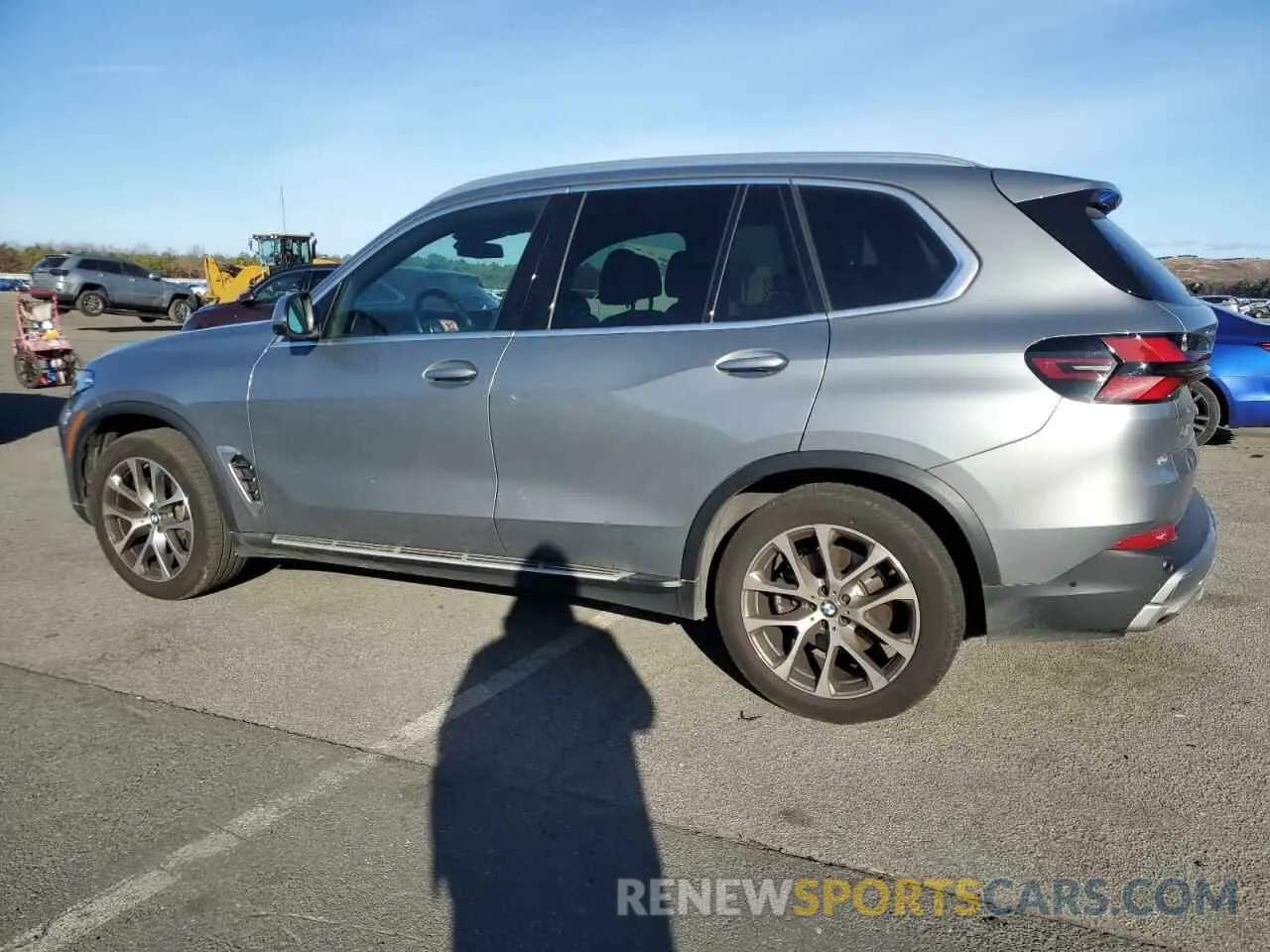2 fotografías del automóvil dañado 5UX23EU0XR9S61604 BMW X5 2024