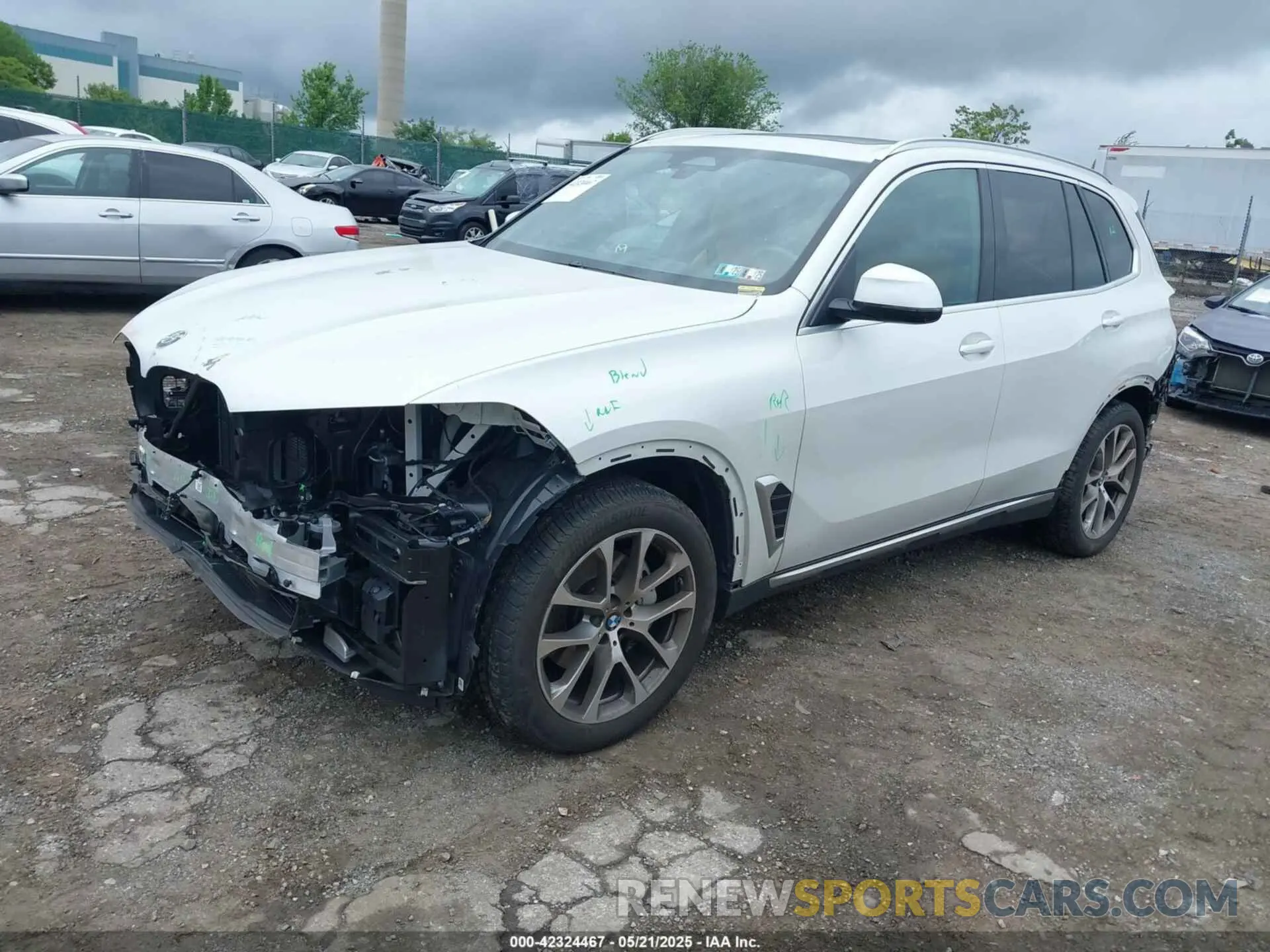 2 fotografías del automóvil dañado 5UX23EU0XR9T63789 BMW X5 2024