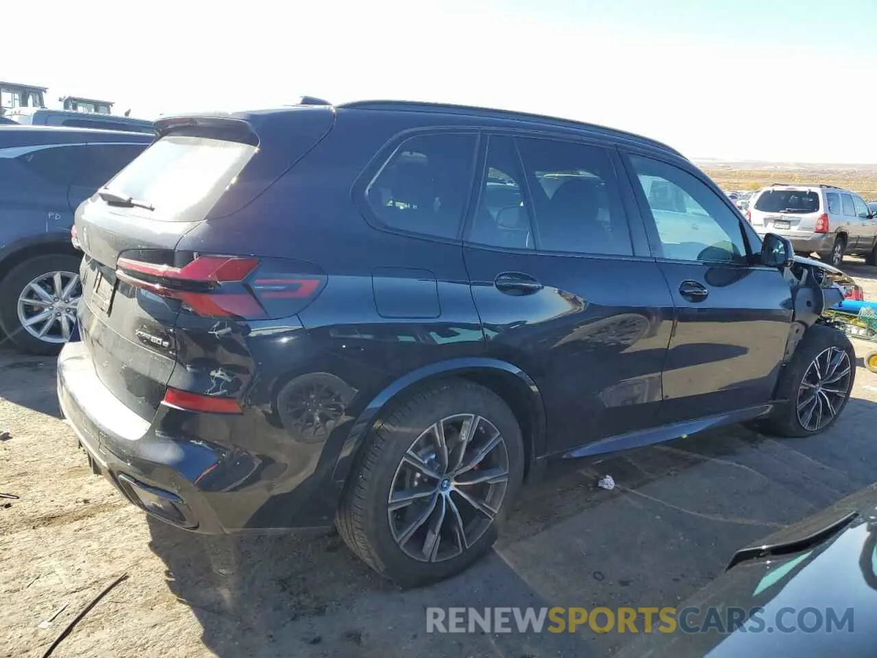 3 fotografías del automóvil dañado 5UX43EU03R9U76640 BMW X5 2024