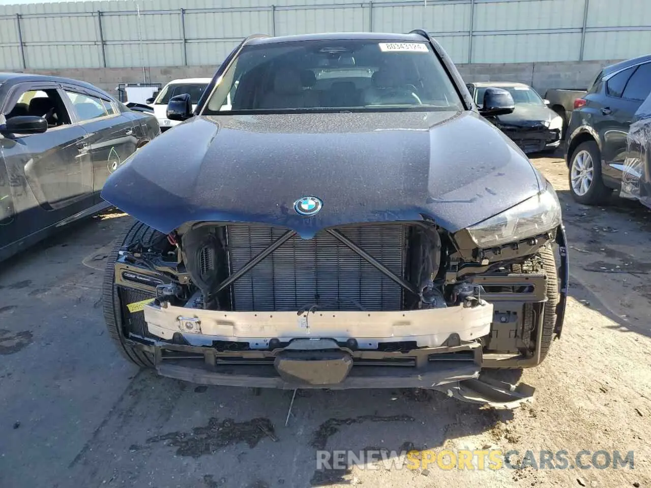 5 fotografías del automóvil dañado 5UX43EU03R9U76640 BMW X5 2024