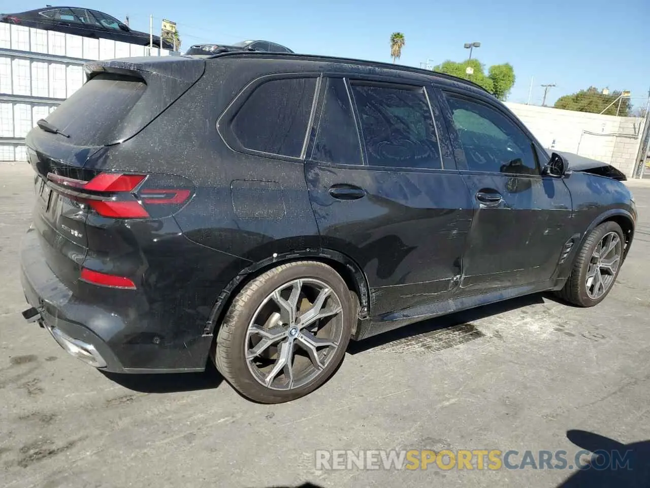 3 fotografías del automóvil dañado 5UX43EU05R9S32648 BMW X5 2024