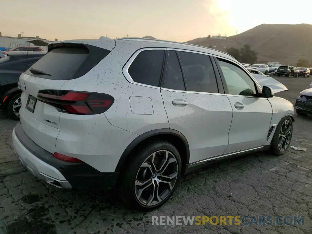 3 fotografías del automóvil dañado 5UX43EU07R9S99719 BMW X5 2024