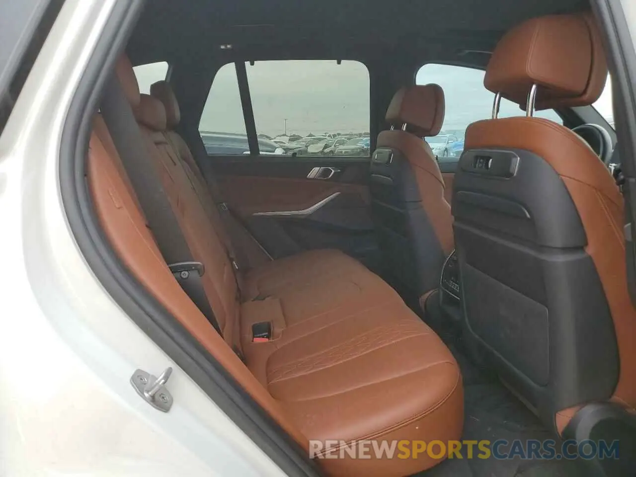 11 fotografías del automóvil dañado 5UX43EU08R9S61979 BMW X5 2024