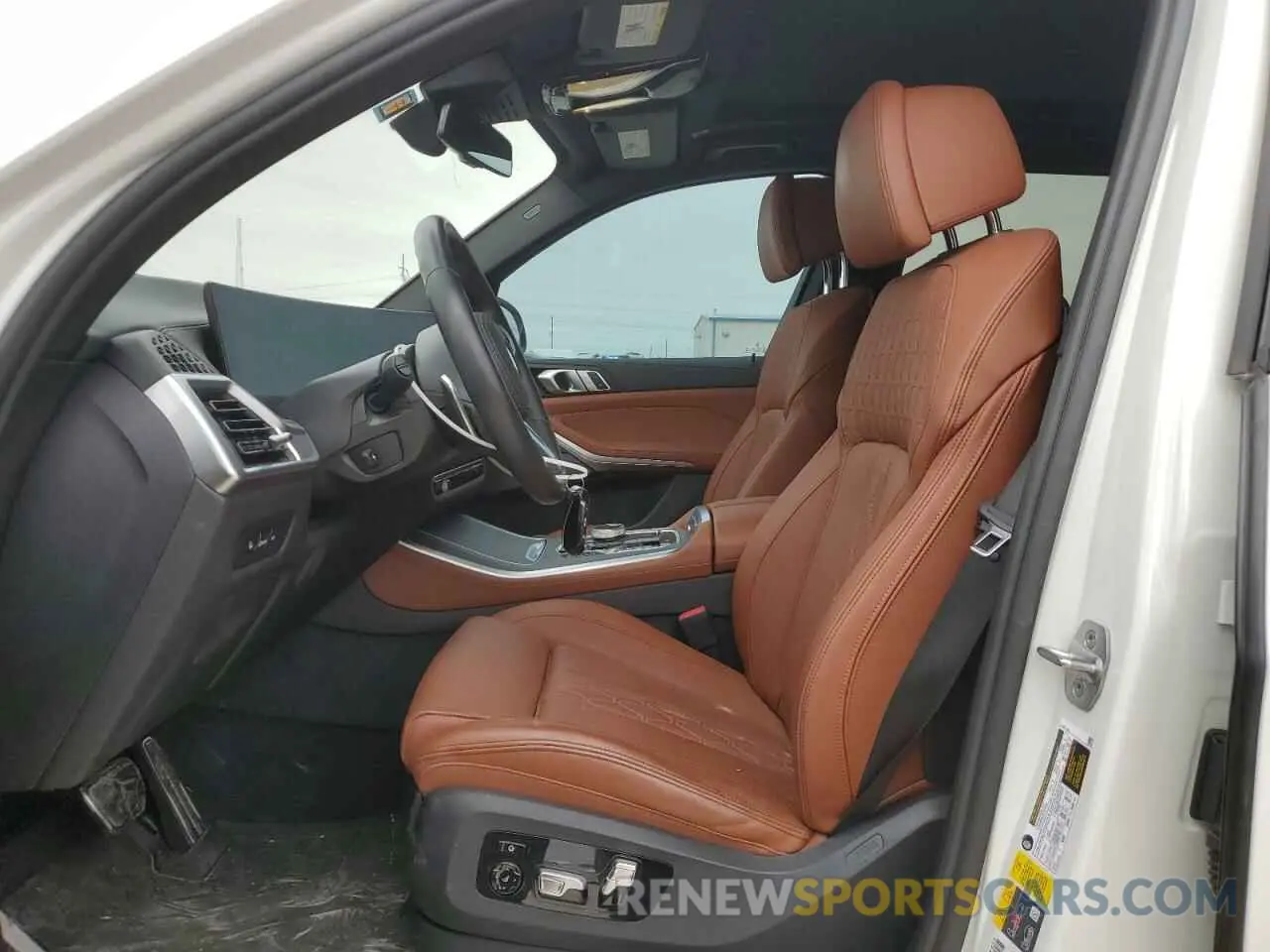 7 fotografías del automóvil dañado 5UX43EU08R9S61979 BMW X5 2024