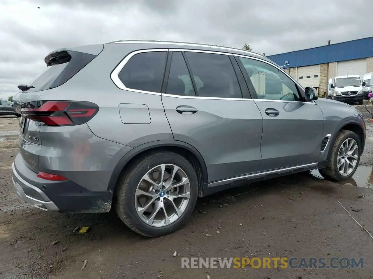 3 fotografías del automóvil dañado 5UX43EU09R9T80477 BMW X5 2024