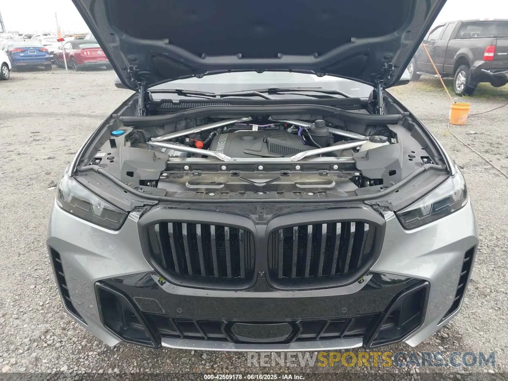 10 fotografías del automóvil dañado 5UX13EU02S9Y75337 BMW X5 2025
