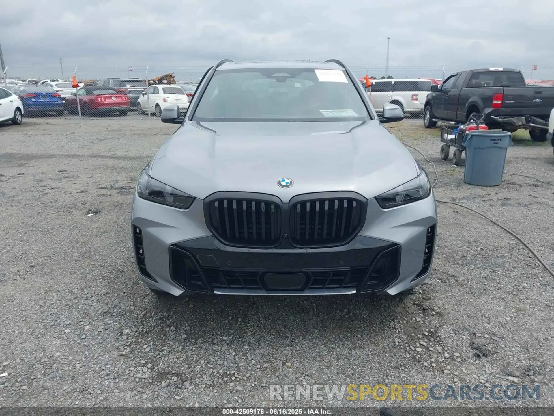 12 fotografías del automóvil dañado 5UX13EU02S9Y75337 BMW X5 2025