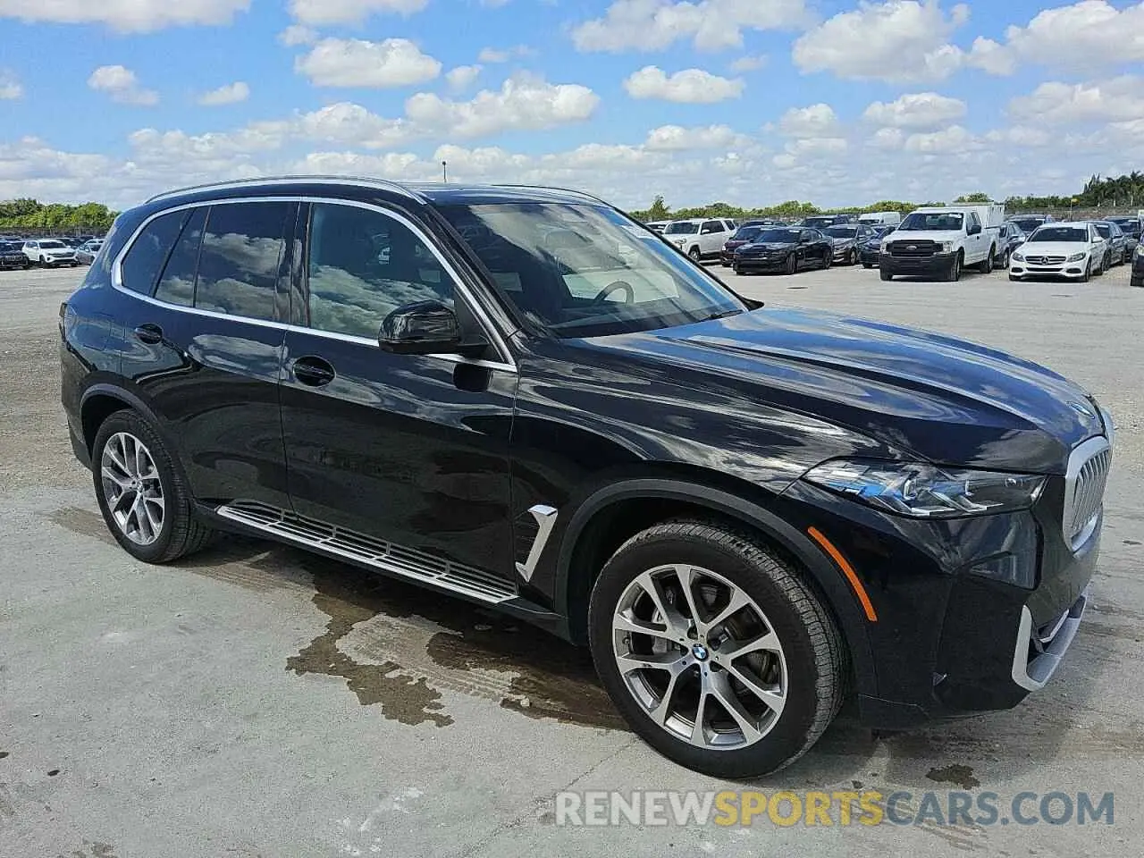 4 fotografías del automóvil dañado 5UX13EU05S9X27974 BMW X5 2025