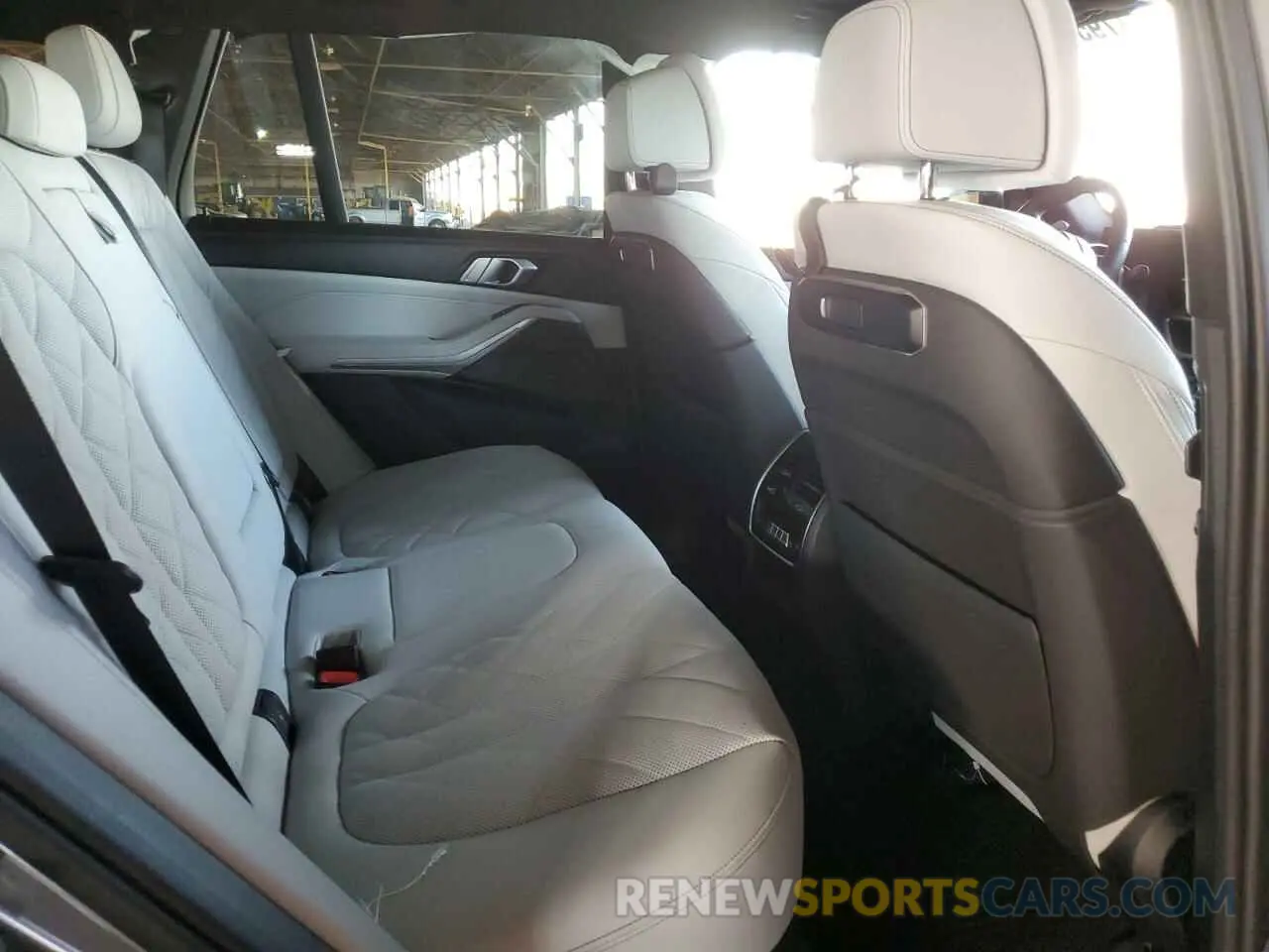 11 fotografías del automóvil dañado 5UX13EU08S9W52977 BMW X5 2025