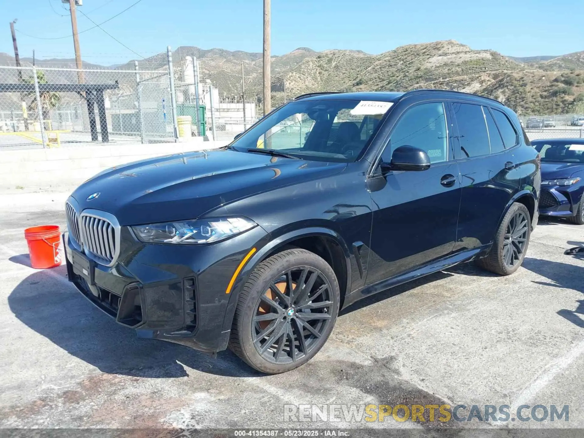 2 fotografías del automóvil dañado 5UX23EU00S9Y71257 BMW X5 2025
