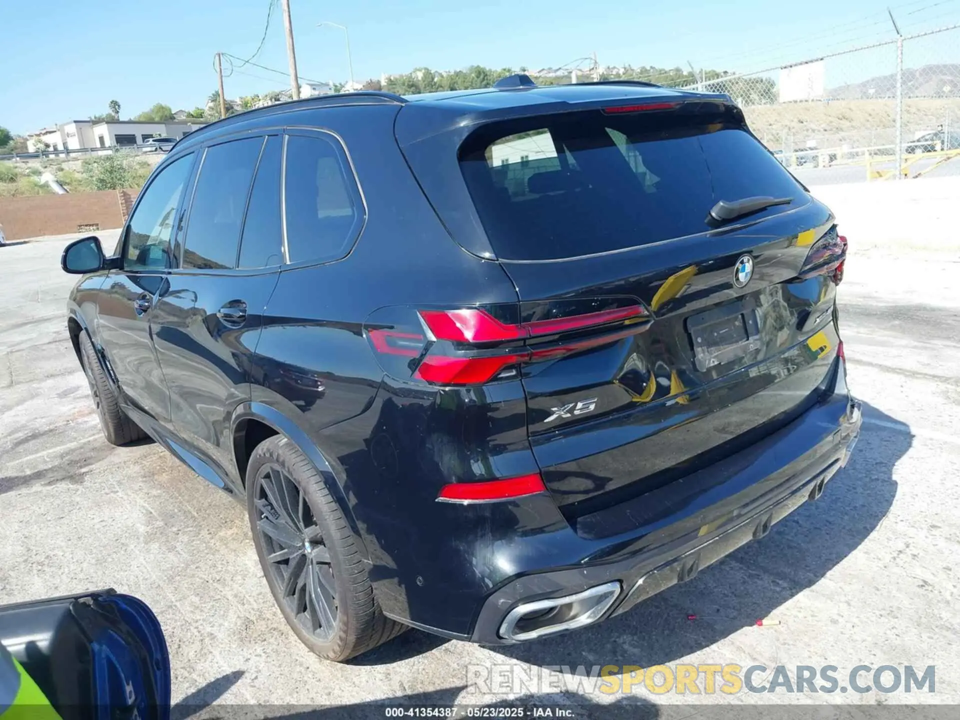 3 fotografías del automóvil dañado 5UX23EU00S9Y71257 BMW X5 2025