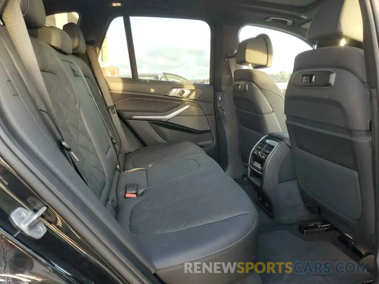 11 fotografías del automóvil dañado 5UX23EU02S9W32356 BMW X5 2025