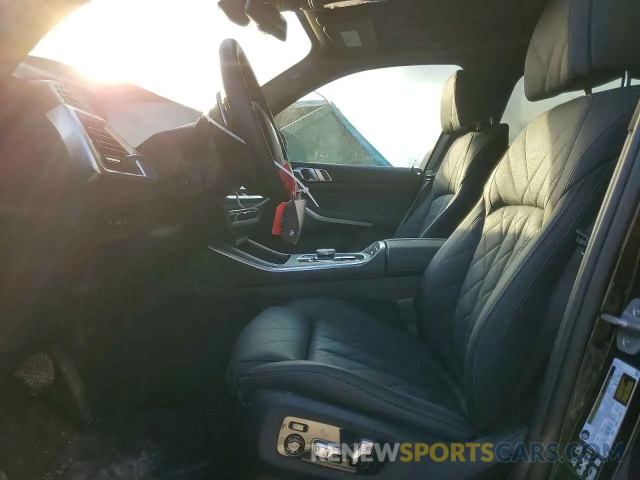 7 fotografías del automóvil dañado 5UX23EU02S9W32356 BMW X5 2025