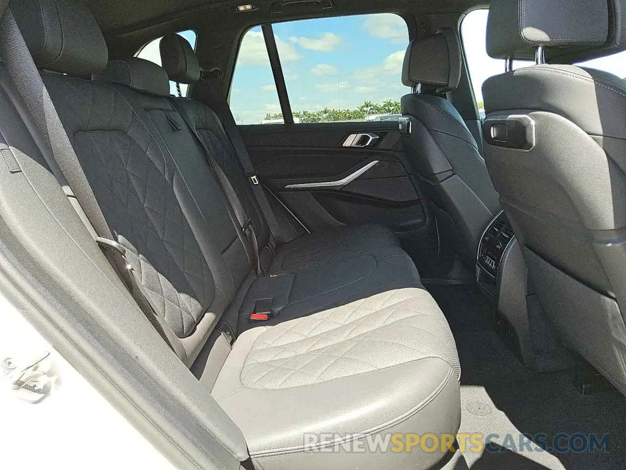 10 fotografías del automóvil dañado 5UX23EU02S9W33216 BMW X5 2025