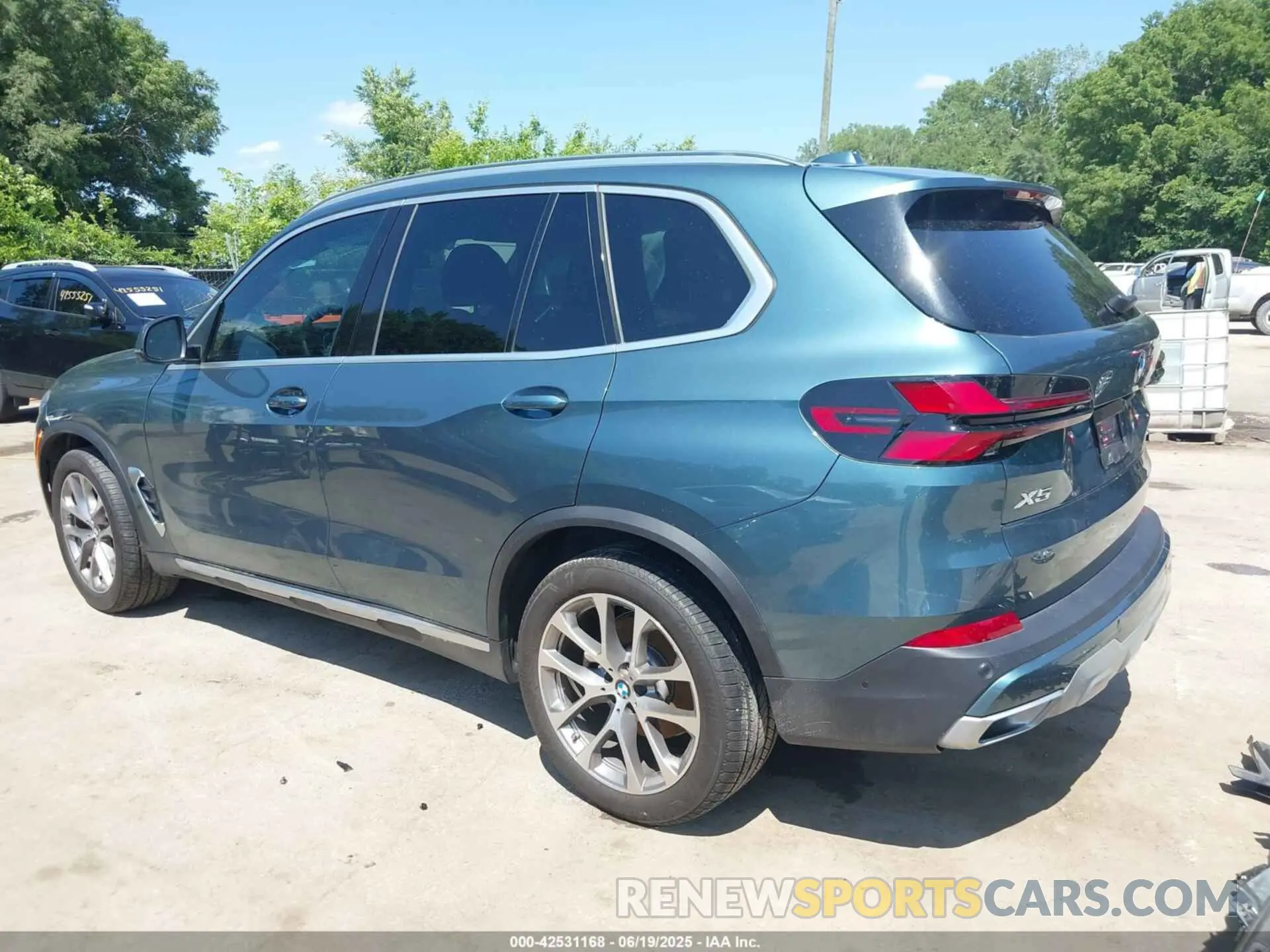 3 fotografías del automóvil dañado 5UX23EU05S9W58529 BMW X5 2025