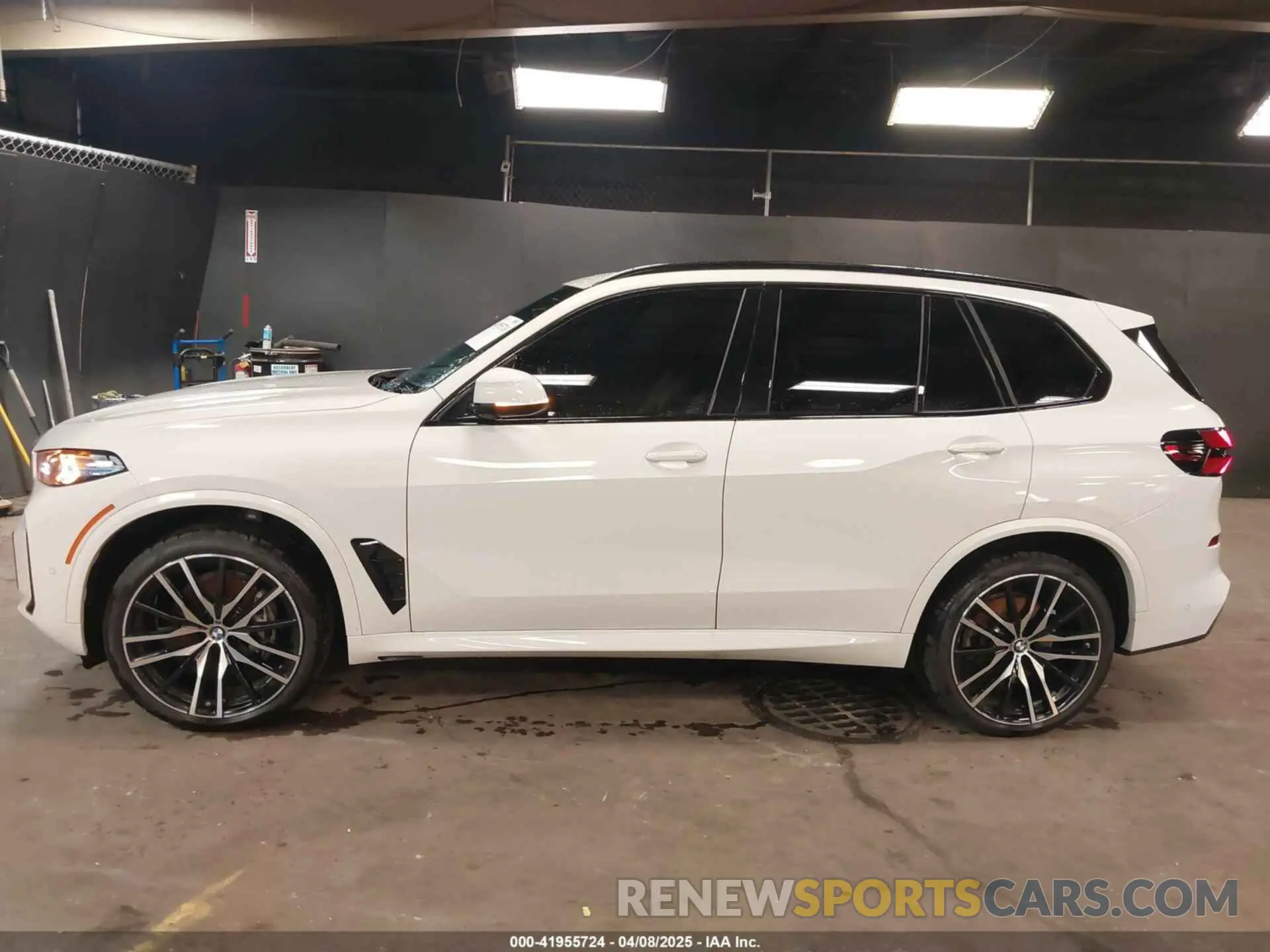 13 fotografías del automóvil dañado 5UX23EU08S9Y67859 BMW X5 2025