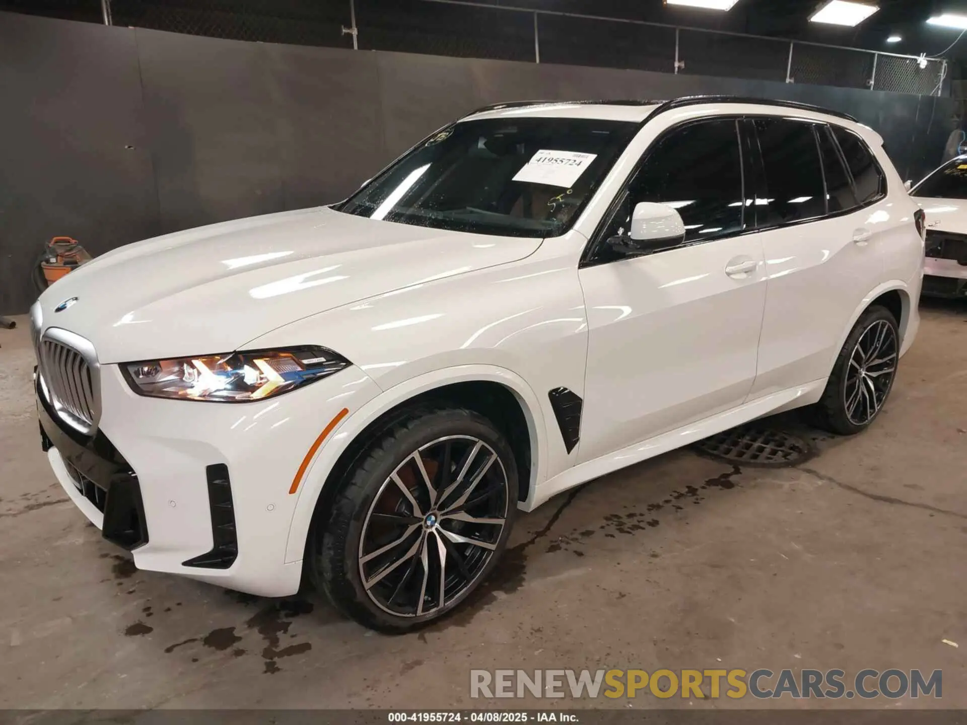2 fotografías del automóvil dañado 5UX23EU08S9Y67859 BMW X5 2025