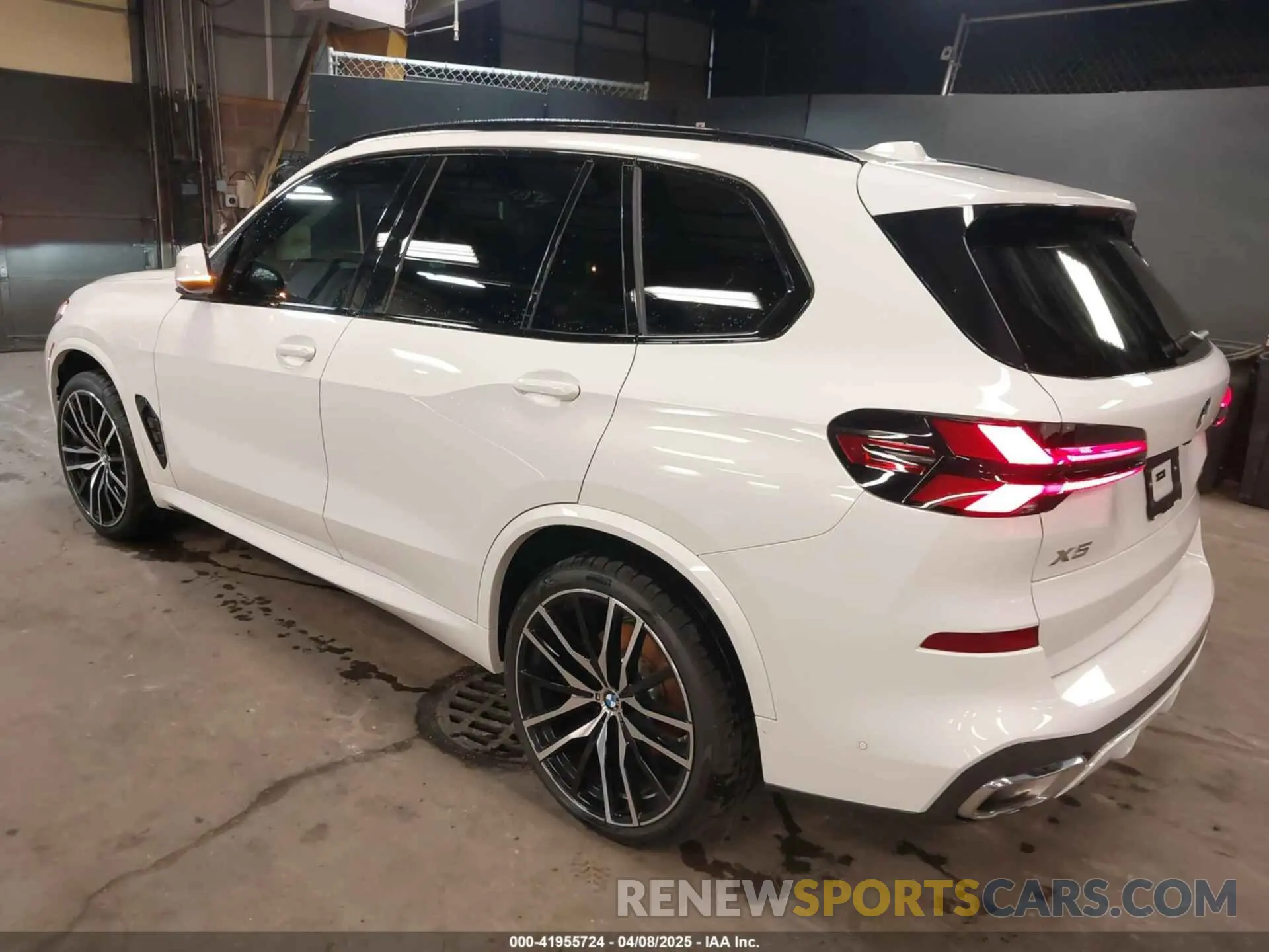 3 fotografías del automóvil dañado 5UX23EU08S9Y67859 BMW X5 2025