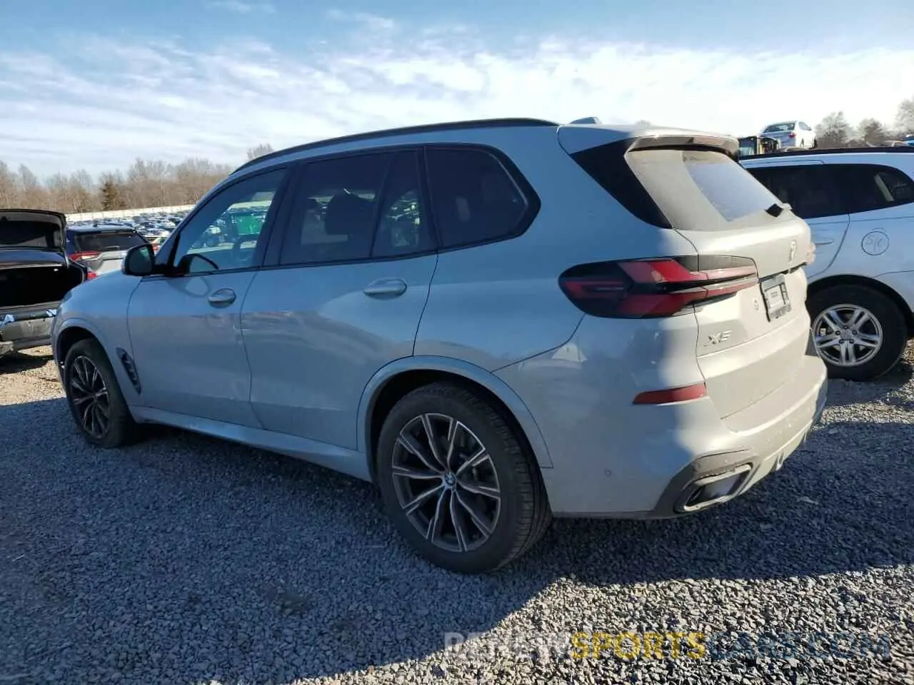 2 fotografías del automóvil dañado 5UX23EU0XS9Y03404 BMW X5 2025