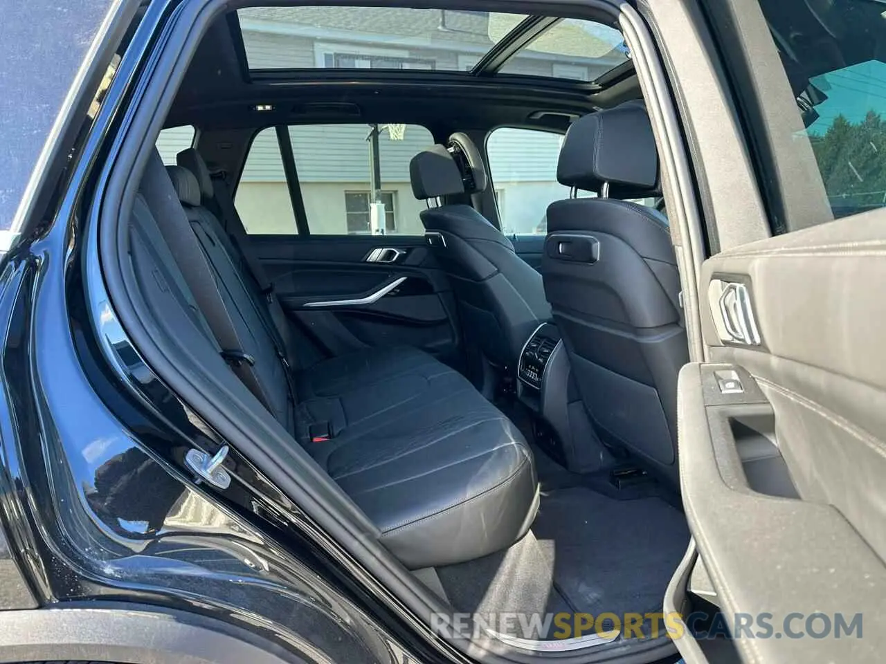 8 fotografías del automóvil dañado 5UX43EU07S9Y01490 BMW X5 2025