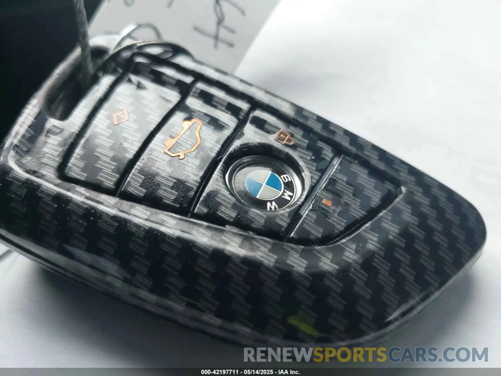 11 fotografías del automóvil dañado 5YMJU0C09L9C83612 BMW X5 M 2020