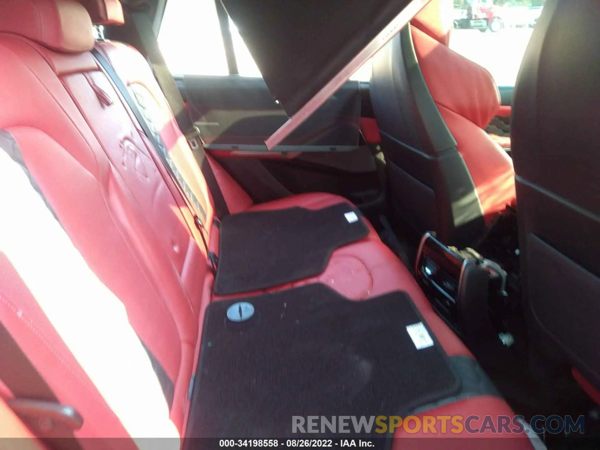 8 fotografías del automóvil dañado 5YMJU0C08M9E12912 BMW X5 M 2021