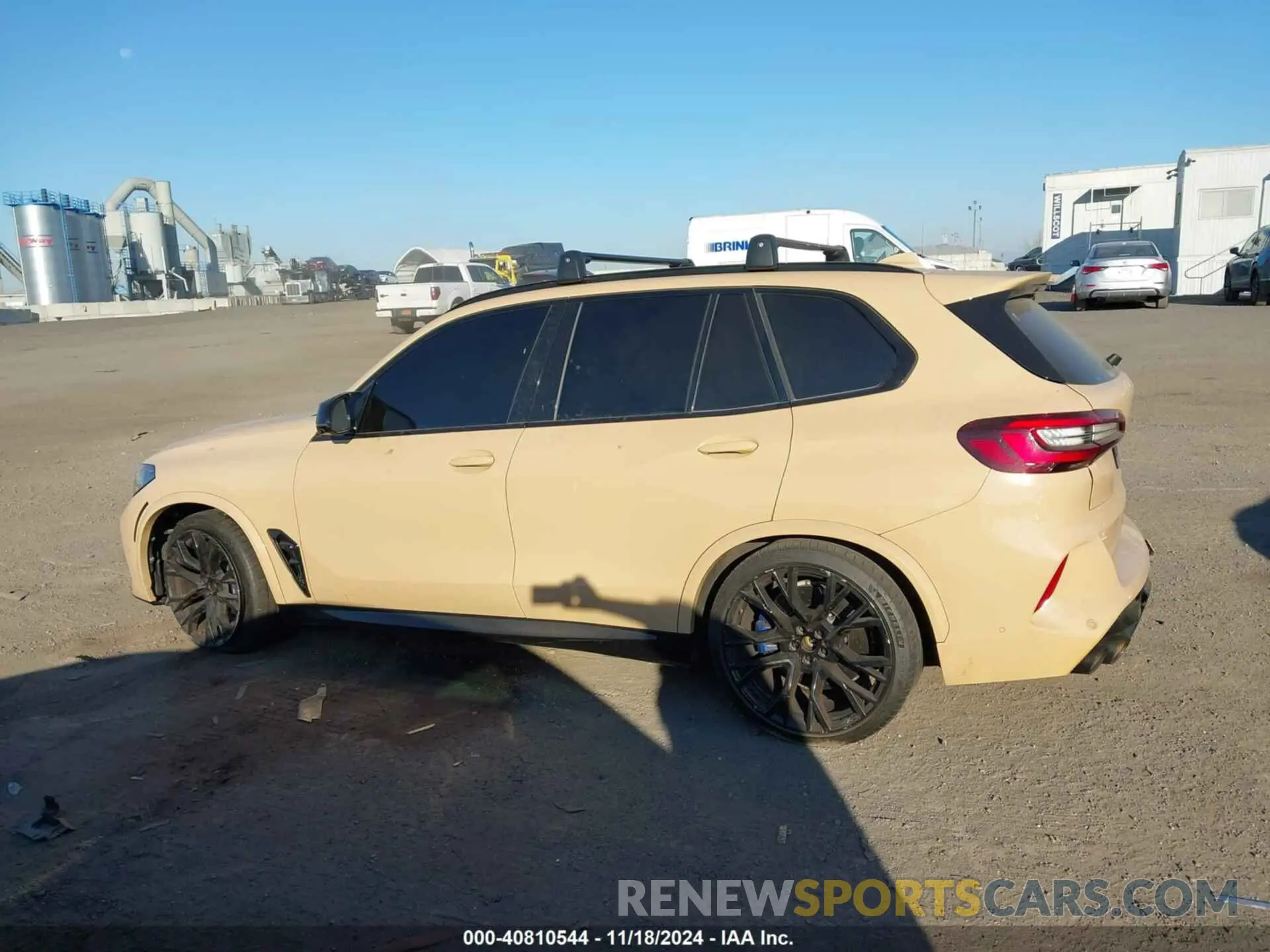 14 fotografías del automóvil dañado 5YMJU0C02N9L70476 BMW X5 M 2022