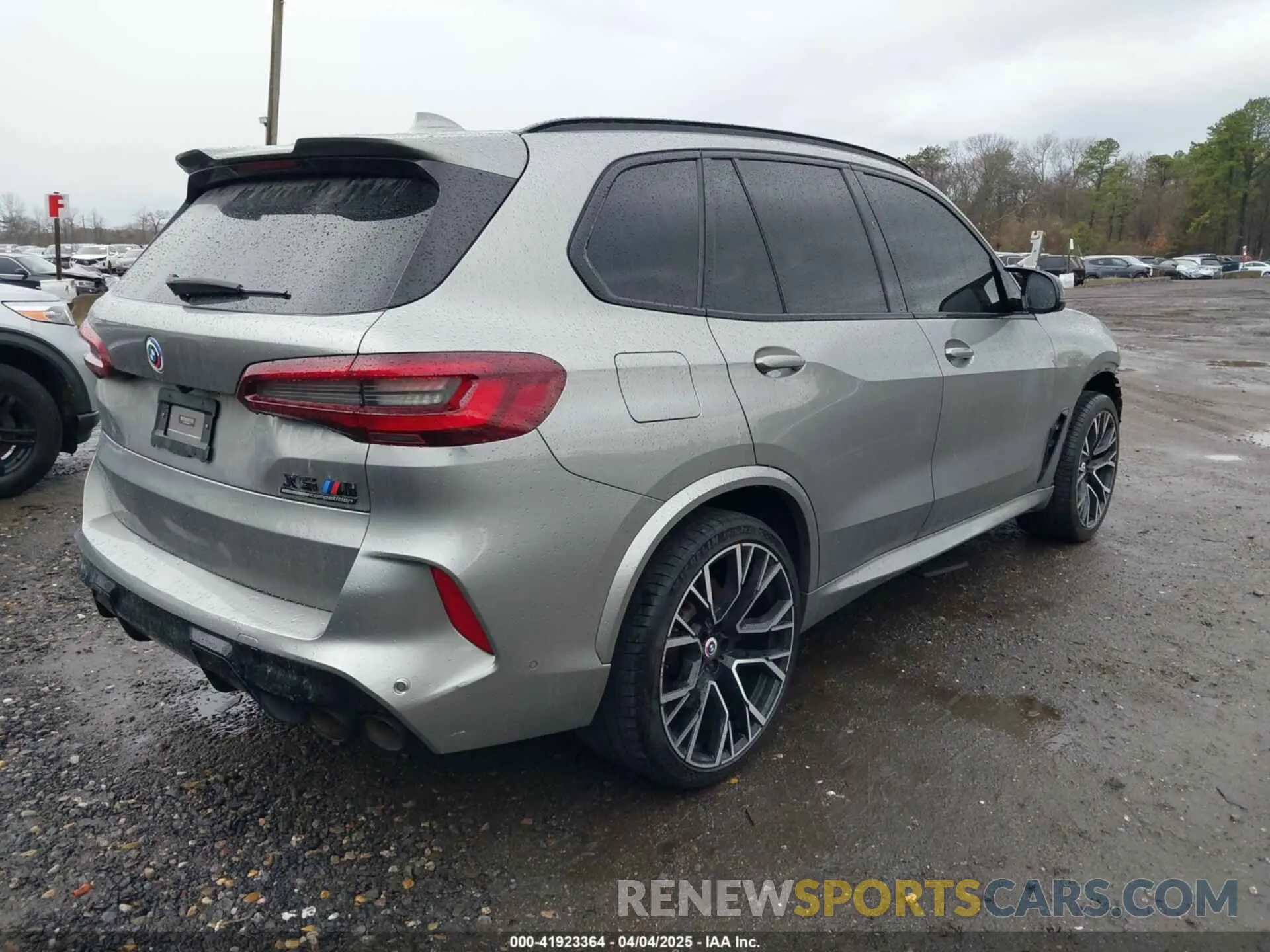 4 fotografías del automóvil dañado 5YMJU0C03N9L28057 BMW X5 M 2022