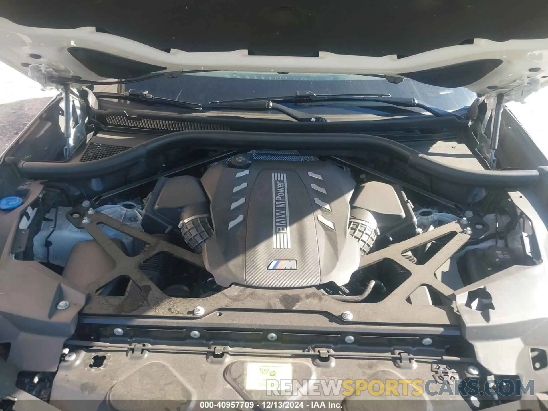 10 fotografías del automóvil dañado 5YMJU0C03P9R24062 BMW X5 M 2023