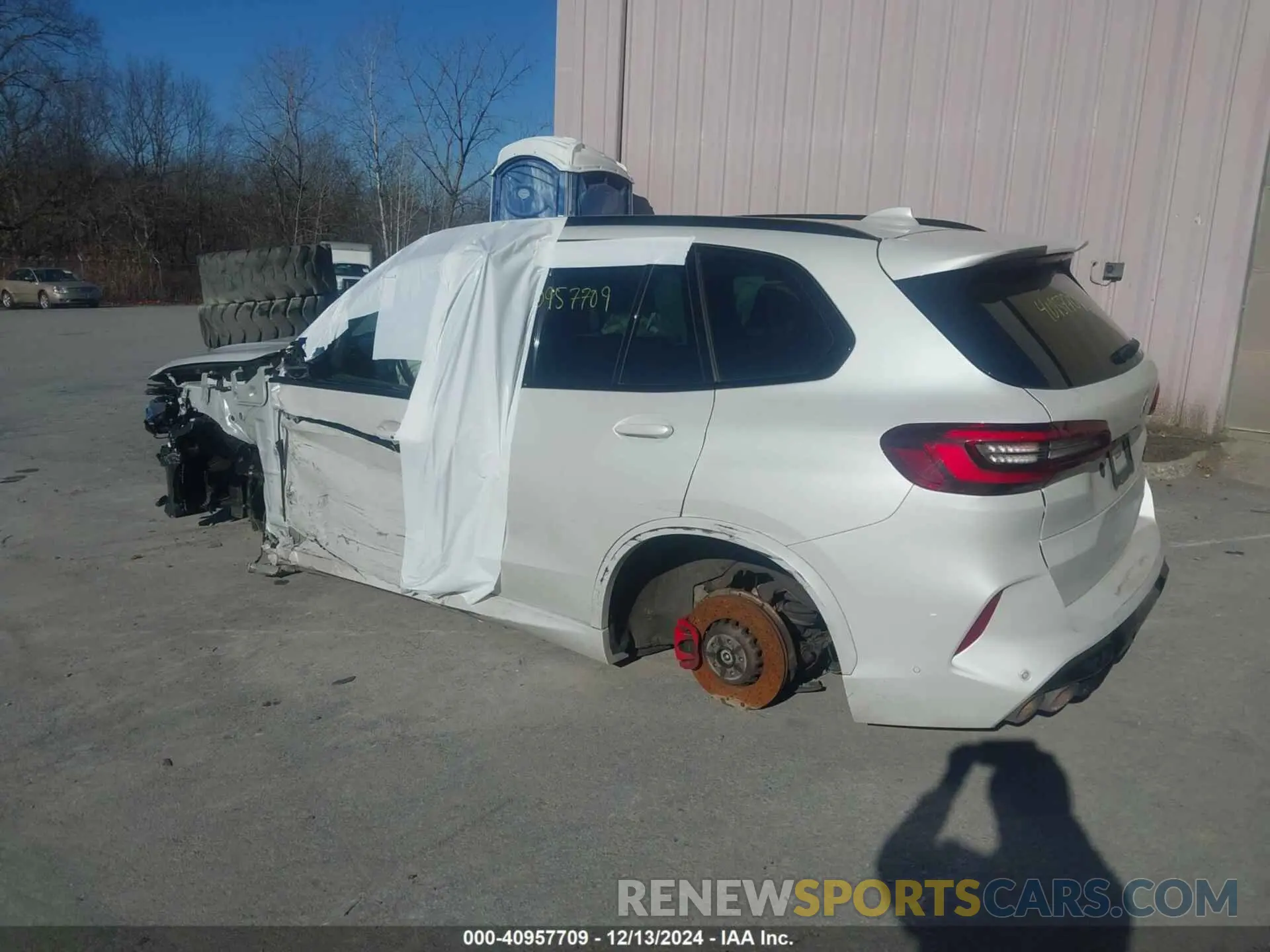 3 fotografías del automóvil dañado 5YMJU0C03P9R24062 BMW X5 M 2023