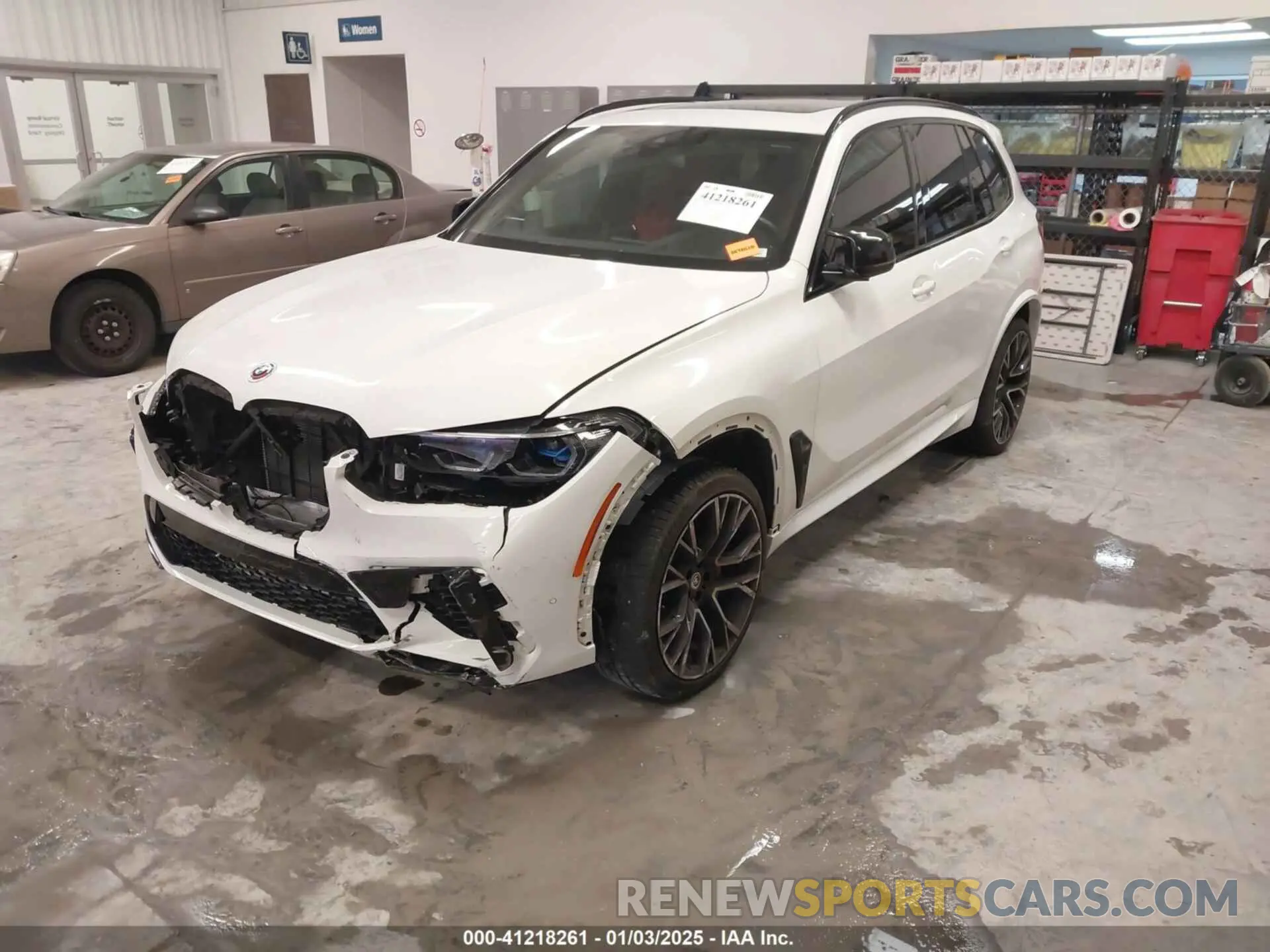 2 fotografías del automóvil dañado 5YMJU0C04P9N91130 BMW X5 M 2023
