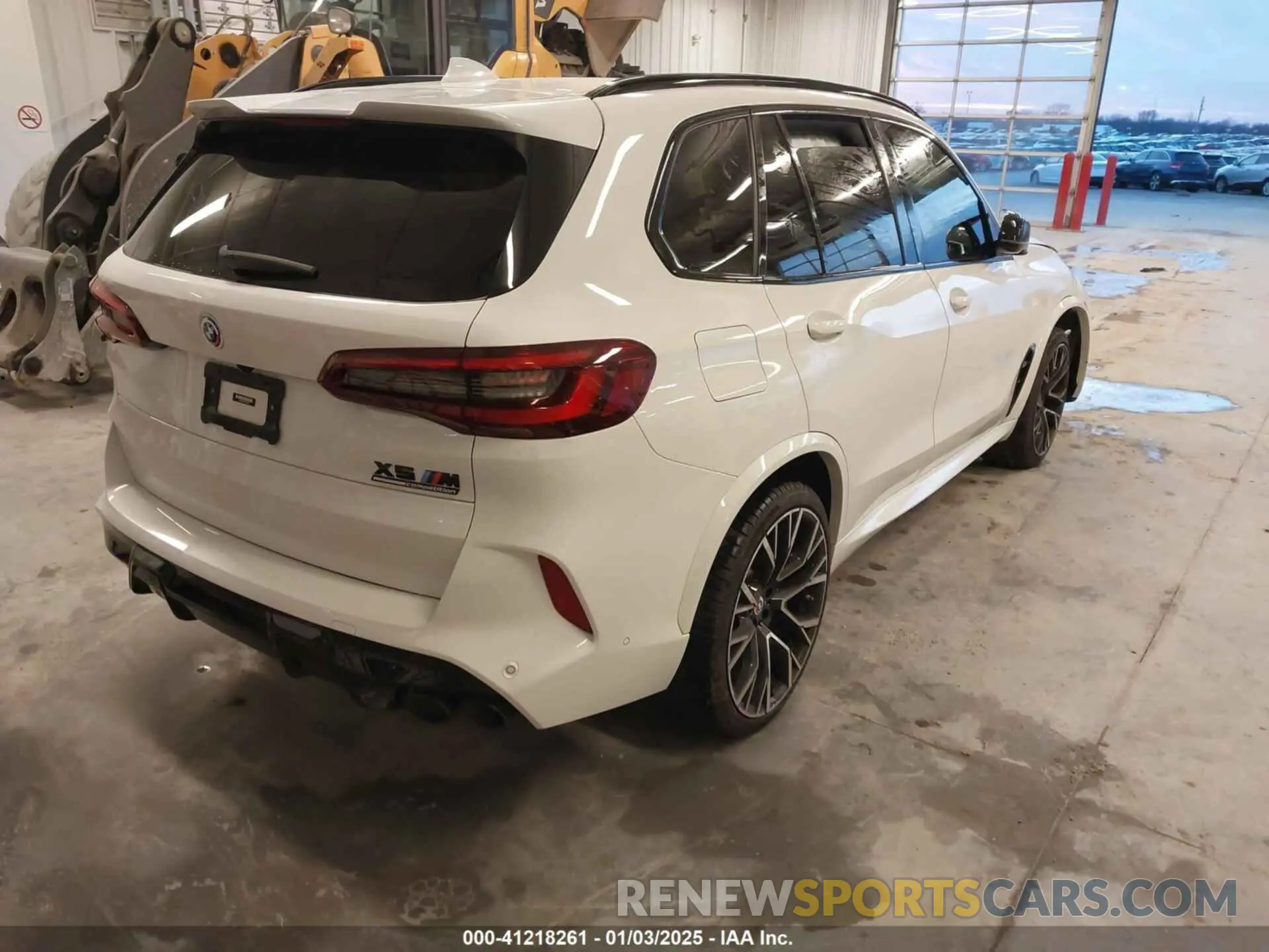 4 fotografías del automóvil dañado 5YMJU0C04P9N91130 BMW X5 M 2023