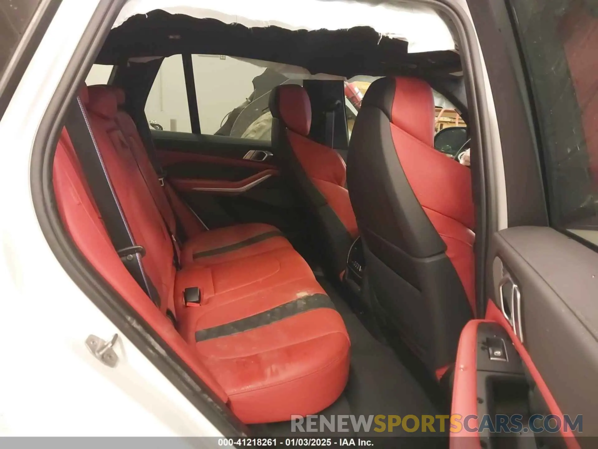 8 fotografías del automóvil dañado 5YMJU0C04P9N91130 BMW X5 M 2023
