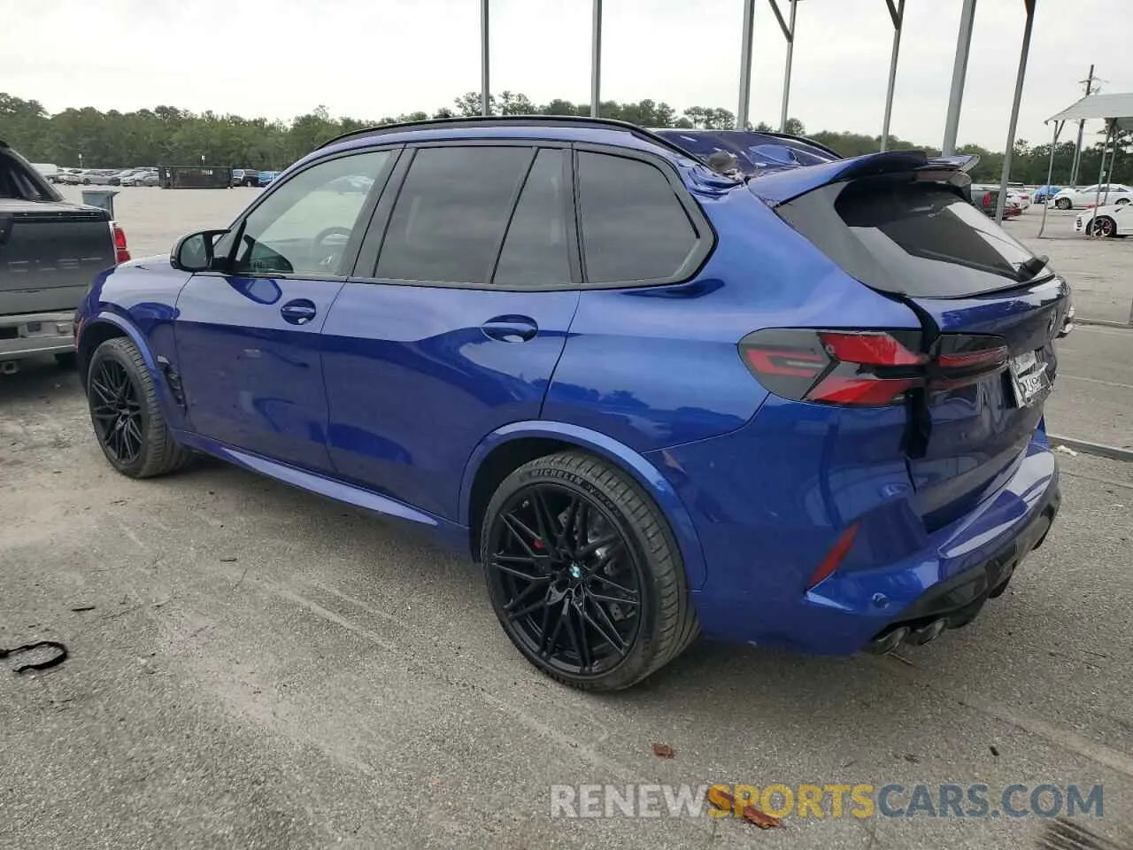 2 fotografías del automóvil dañado 5YM13ET09S9X53469 BMW X5 M COMPE 2025