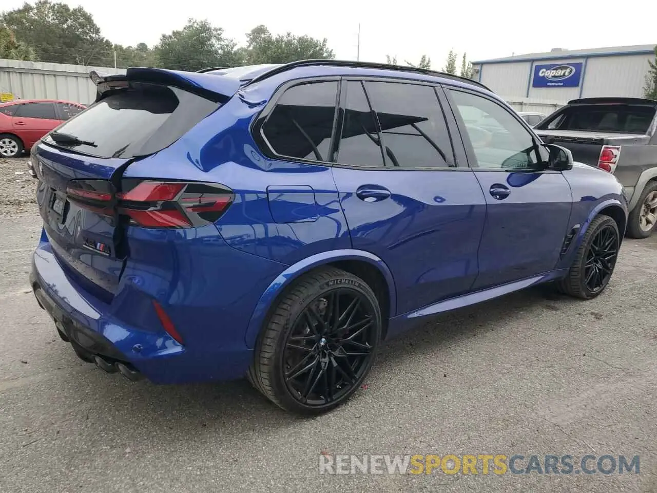3 fotografías del automóvil dañado 5YM13ET09S9X53469 BMW X5 M COMPE 2025