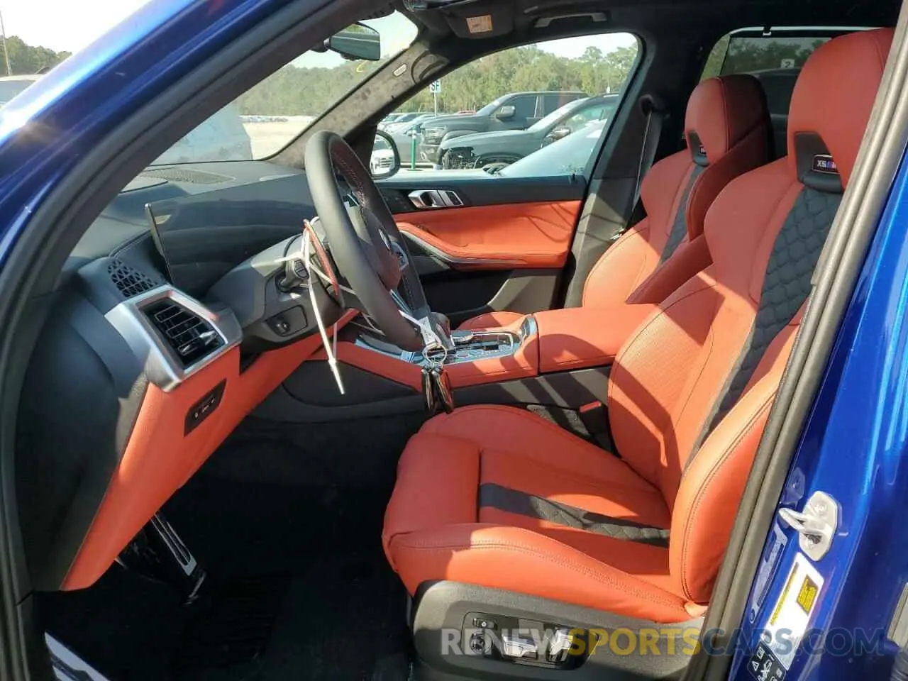 7 fotografías del automóvil dañado 5YM13ET09S9X53469 BMW X5 M COMPE 2025