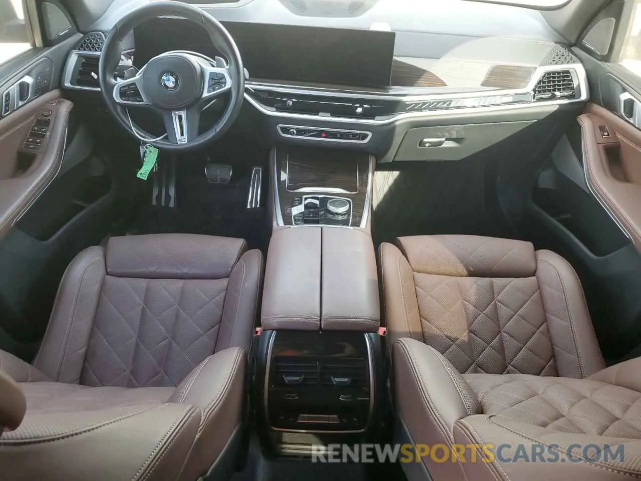 8 fotografías del automóvil dañado 5UX33EU03R9U82028 BMW X5 M60I 2024